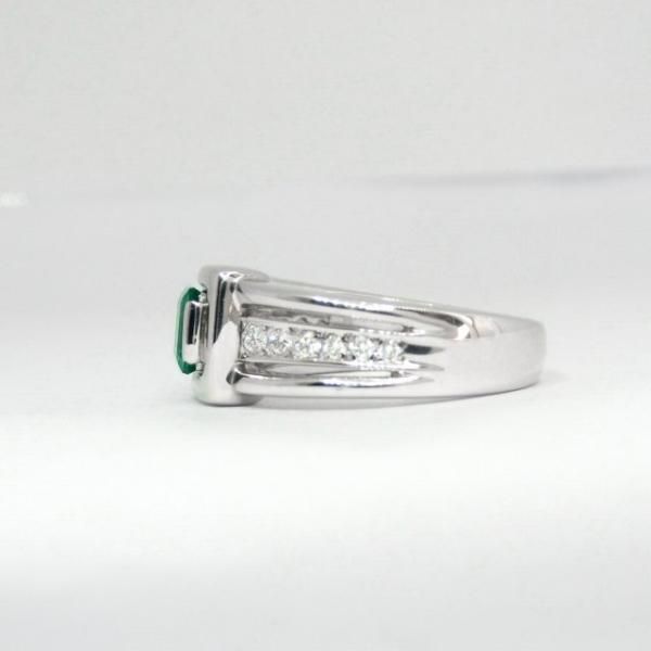 エメラルド ダイヤモンドリング EM 0.46ct D 0.19ct Pt900 日宝 エメラルド ダイヤモンドリング EM 0.46ct D 0.19ct Pt900 日宝