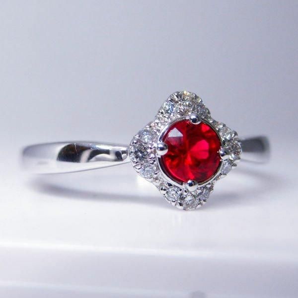 VIVID RED ピジョンブラッド ルビー ダイヤモンド リング Pt900 楽天市場】【鑑別書付】Pt900 非加熱 ピジョンブラッド ルビー