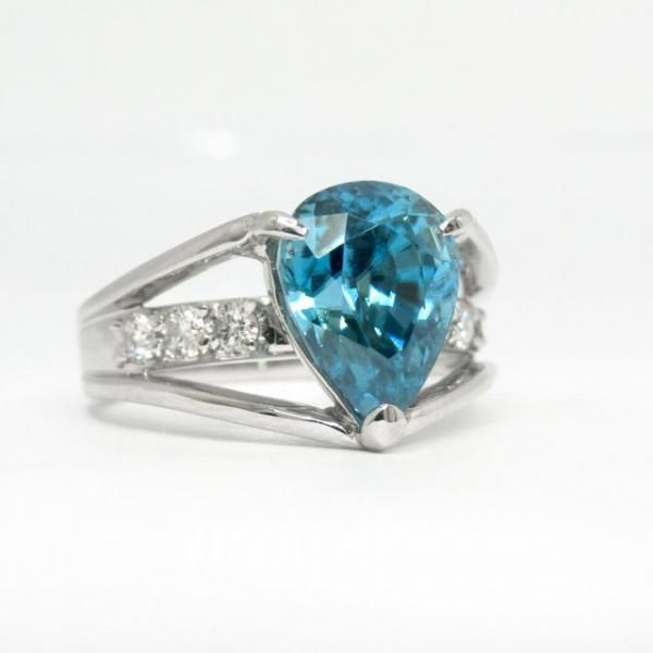 ブルージルコン ダイヤモンドリング ZI 4.55ct D 0.31ct Pt950 ブルージルコン ダイヤモンドリング ZI 4.55ct D 0.31ct Pt950