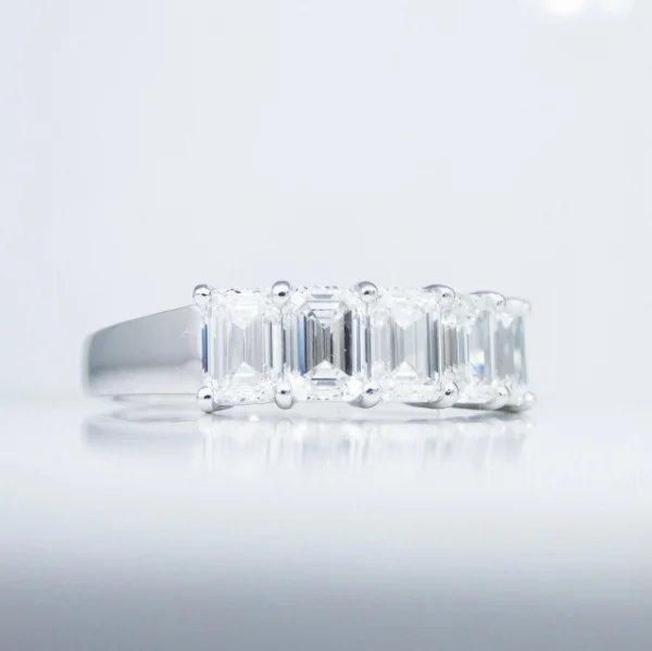 エメラルドカットダイヤモンド ハーフエタニティリング D 1.61ct