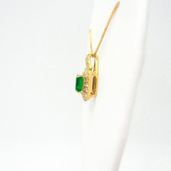コロンビア産エメラルド ダイヤモンドネックレス EM 0.65ct F-1 コロンビア産エメラルド ダイヤモンドネックレス EM 0.65ct F-1