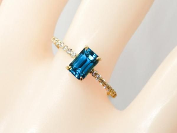 エメラルドカットブルージルコン ダイヤモンドリング ZI 1.216ct エメラルドカットブルージルコン ダイヤモンドリング ZI 1.216ct