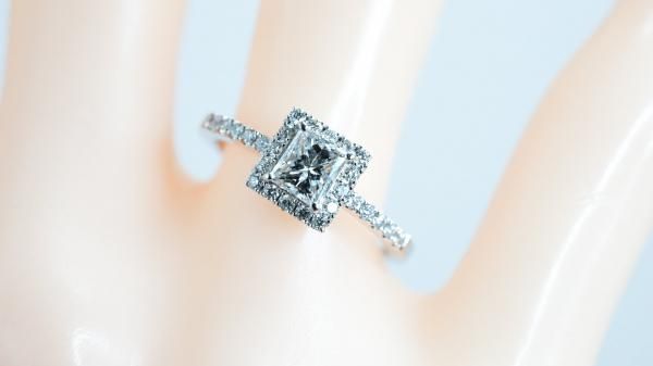 プリンセスカットダイヤモンドリングD0.566ct F-VS2 D 0.240ct