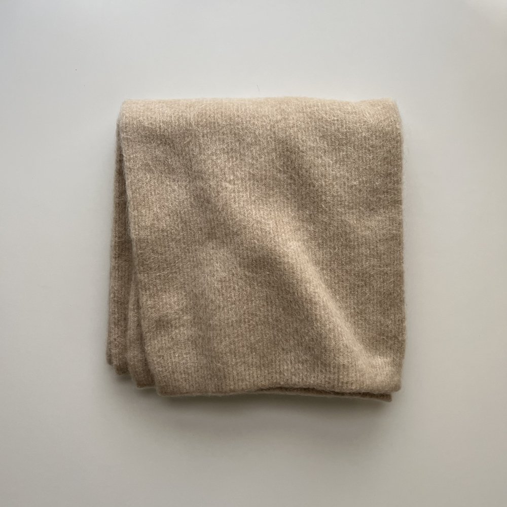 <img class='new_mark_img1' src='https://img.shop-pro.jp/img/new/icons20.gif' style='border:none;display:inline;margin:0px;padding:0px;width:auto;' />stretch superkid mohair scarf -beige - 40%off