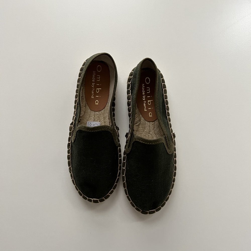 <img class='new_mark_img1' src='https://img.shop-pro.jp/img/new/icons14.gif' style='border:none;display:inline;margin:0px;padding:0px;width:auto;' />cosmo espadrilles
