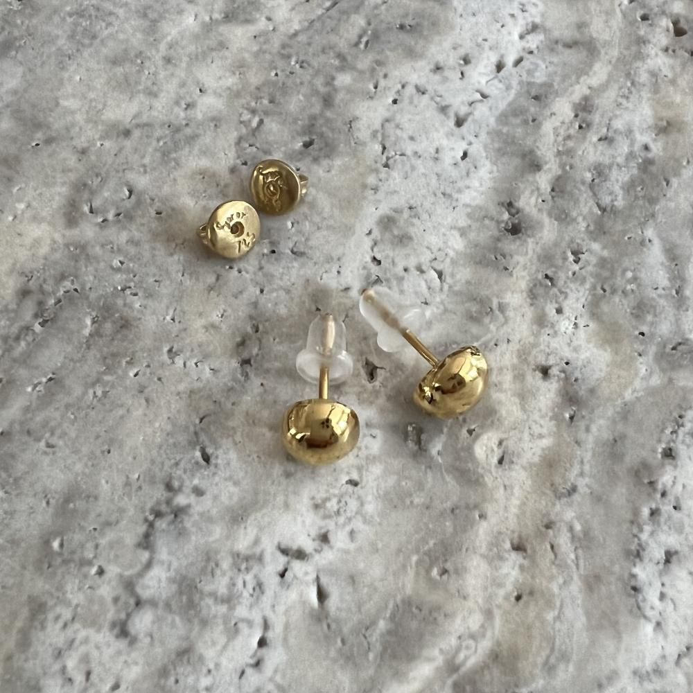 <img class='new_mark_img1' src='https://img.shop-pro.jp/img/new/icons20.gif' style='border:none;display:inline;margin:0px;padding:0px;width:auto;' />small ball earrings - gold vermeil - 30%off