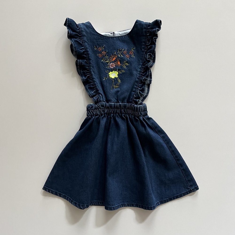 <img class='new_mark_img1' src='https://img.shop-pro.jp/img/new/icons20.gif' style='border:none;display:inline;margin:0px;padding:0px;width:auto;' />allegria pinafore - blue denim embroidery - 40%off
