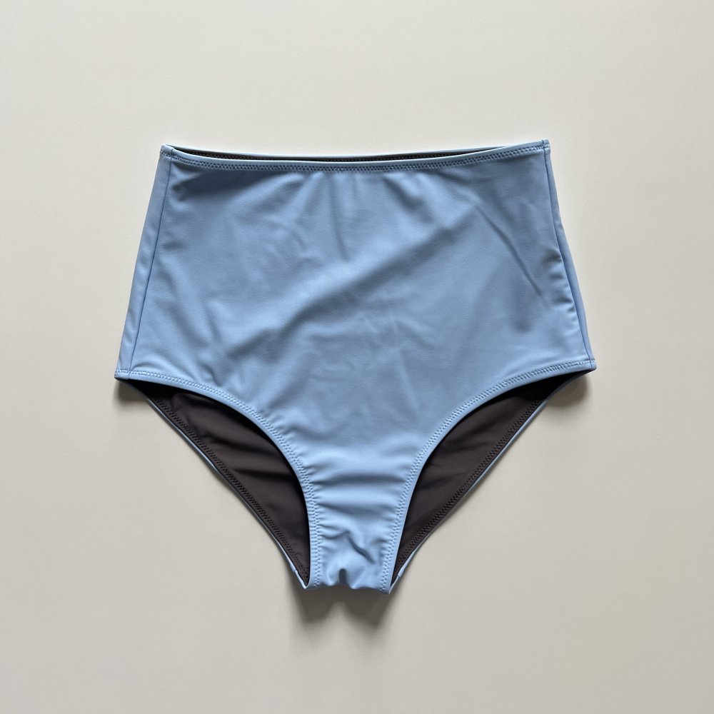 <img class='new_mark_img1' src='https://img.shop-pro.jp/img/new/icons14.gif' style='border:none;display:inline;margin:0px;padding:0px;width:auto;' />reversible high waist bottom - pale blue