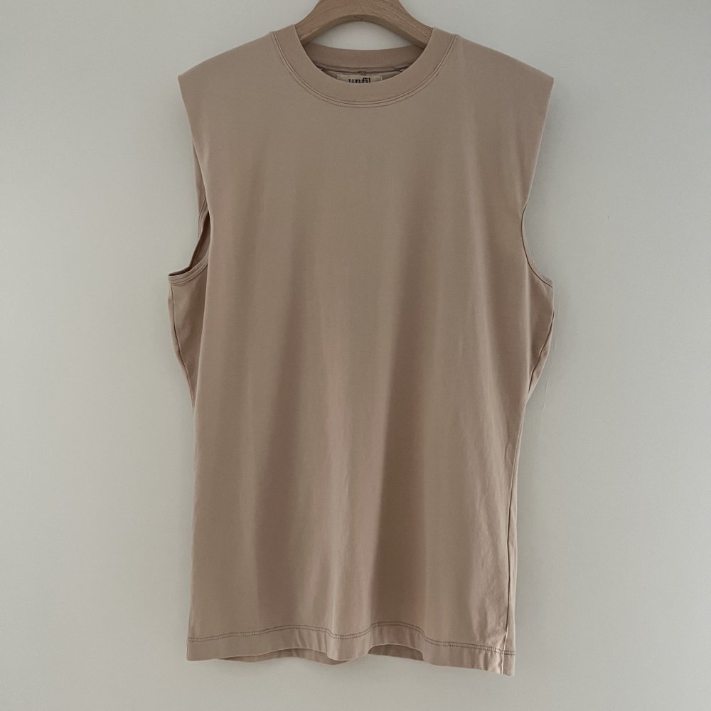 <img class='new_mark_img1' src='https://img.shop-pro.jp/img/new/icons20.gif' style='border:none;display:inline;margin:0px;padding:0px;width:auto;' />egyptian cotton jersey sleeveles tee - pink beige - 40%off