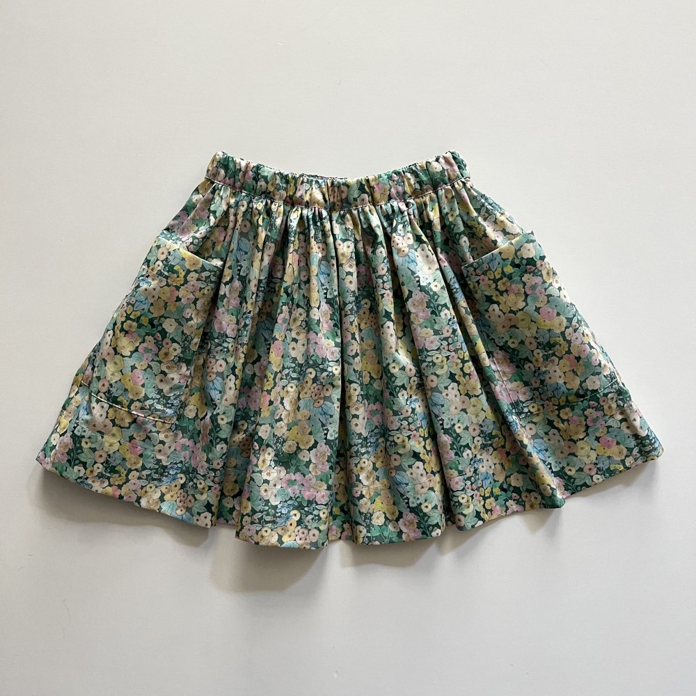 <img class='new_mark_img1' src='https://img.shop-pro.jp/img/new/icons14.gif' style='border:none;display:inline;margin:0px;padding:0px;width:auto;' />liberty pocket skirt - floranation