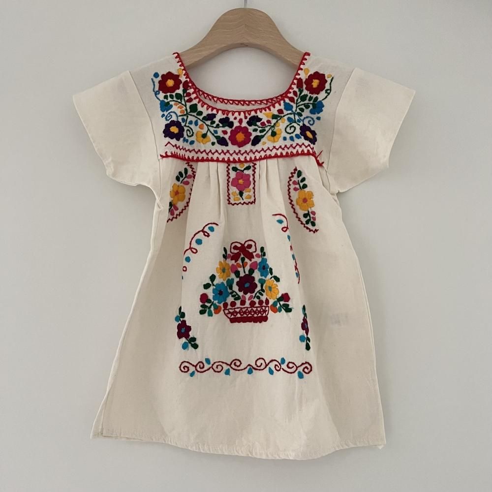 <img class='new_mark_img1' src='https://img.shop-pro.jp/img/new/icons56.gif' style='border:none;display:inline;margin:0px;padding:0px;width:auto;' />OAXACA flower dress