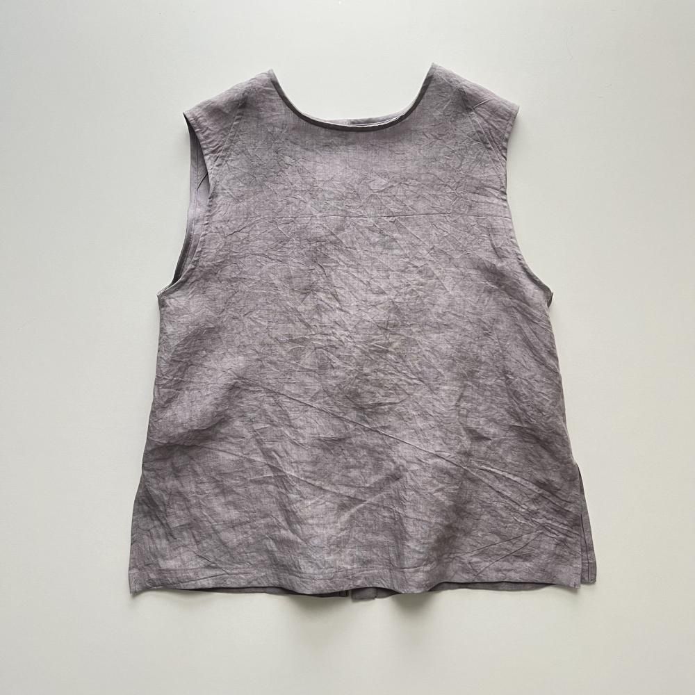 <img class='new_mark_img1' src='https://img.shop-pro.jp/img/new/icons20.gif' style='border:none;display:inline;margin:0px;padding:0px;width:auto;' />linen back button vest - purple - 30%off