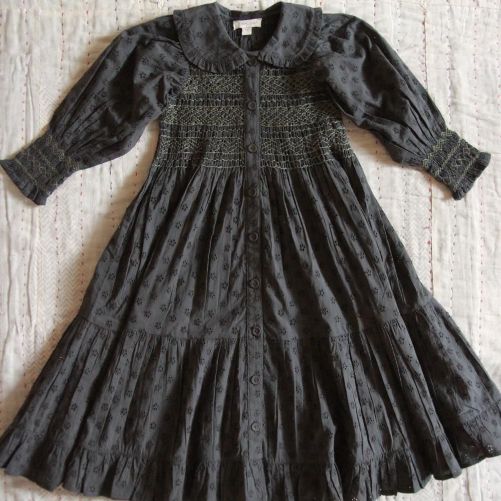 <img class='new_mark_img1' src='https://img.shop-pro.jp/img/new/icons20.gif' style='border:none;display:inline;margin:0px;padding:0px;width:auto;' />yse long dress - charcoal broderie anglaise organic voile - 50%off