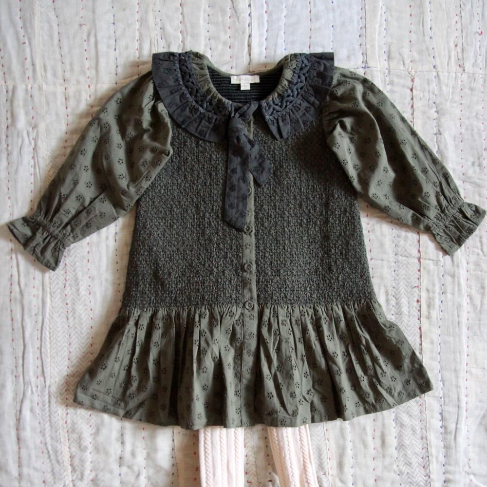 <img class='new_mark_img1' src='https://img.shop-pro.jp/img/new/icons20.gif' style='border:none;display:inline;margin:0px;padding:0px;width:auto;' />tie tunique - Khaki broderie anglaise organic voile - 50%off