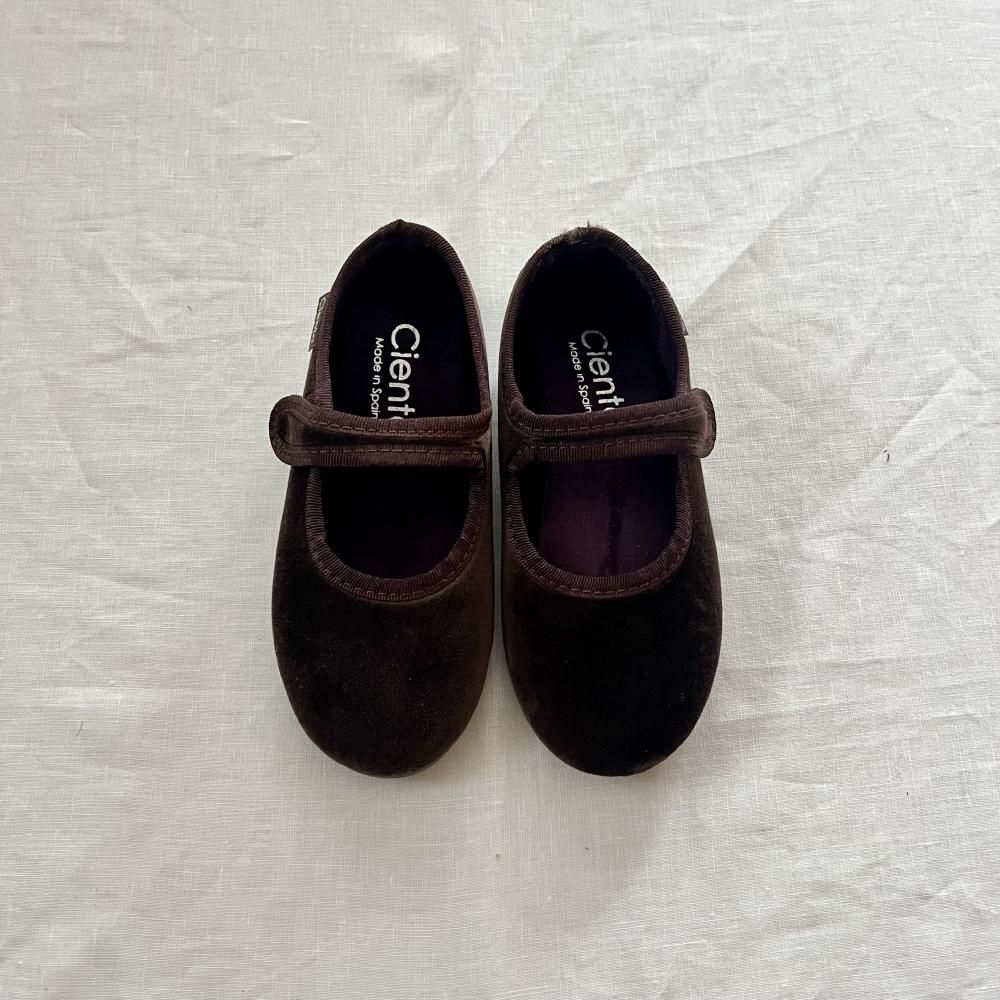 <img class='new_mark_img1' src='https://img.shop-pro.jp/img/new/icons56.gif' style='border:none;display:inline;margin:0px;padding:0px;width:auto;' />velour strap - brown
