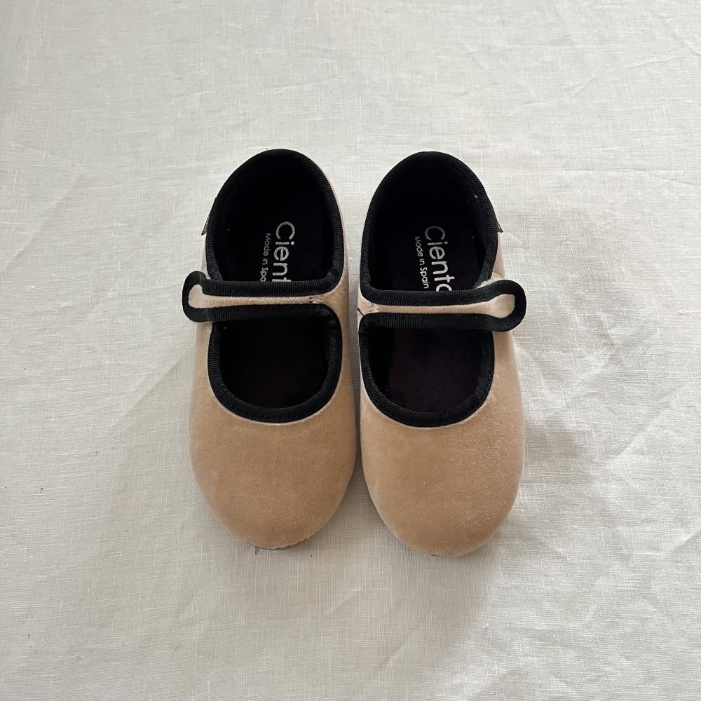 <img class='new_mark_img1' src='https://img.shop-pro.jp/img/new/icons14.gif' style='border:none;display:inline;margin:0px;padding:0px;width:auto;' />velour strap - crude
