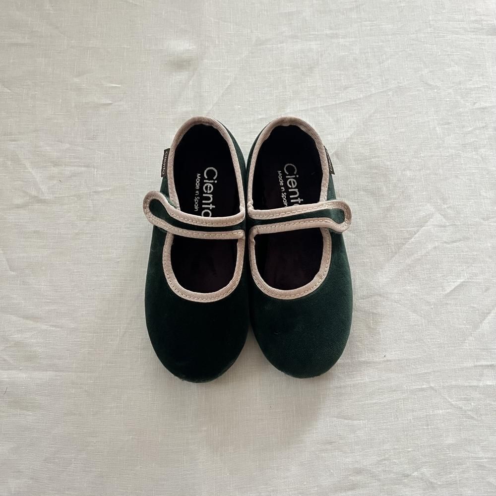 <img class='new_mark_img1' src='https://img.shop-pro.jp/img/new/icons14.gif' style='border:none;display:inline;margin:0px;padding:0px;width:auto;' />velour strap - green