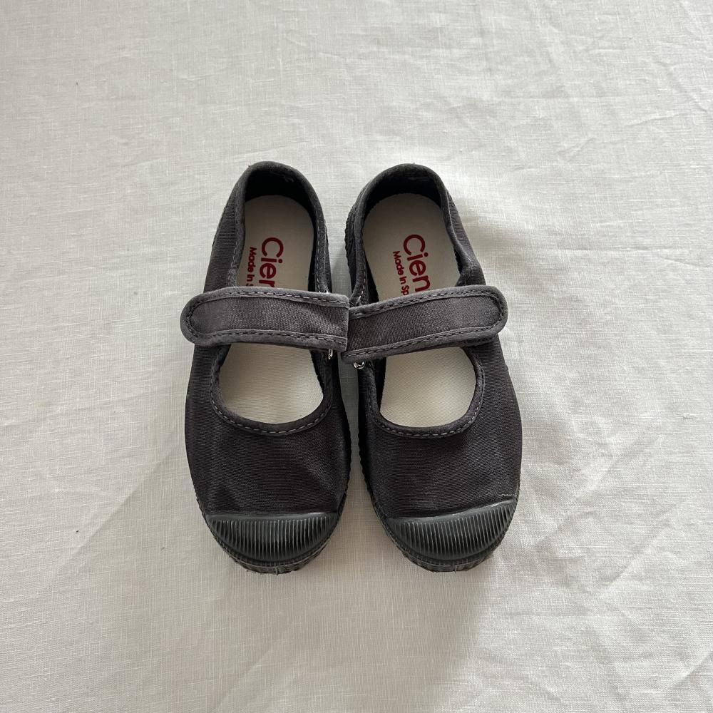 <img class='new_mark_img1' src='https://img.shop-pro.jp/img/new/icons14.gif' style='border:none;display:inline;margin:0px;padding:0px;width:auto;' />velcro one strap shoes - dyed negro
