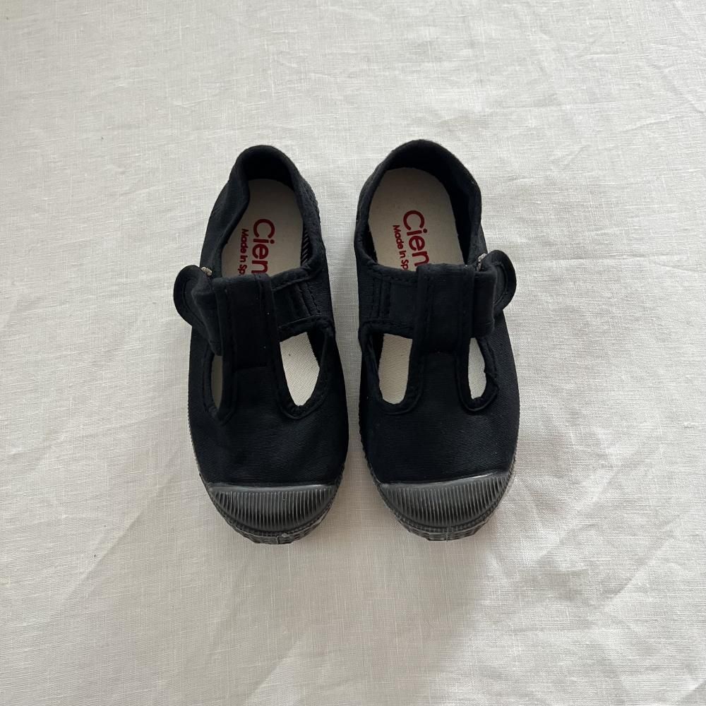 <img class='new_mark_img1' src='https://img.shop-pro.jp/img/new/icons14.gif' style='border:none;display:inline;margin:0px;padding:0px;width:auto;' />T-strap - dyed negro