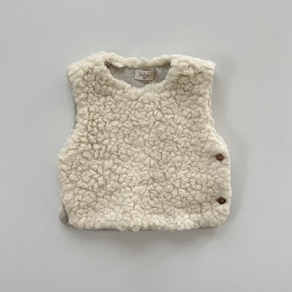 <img class='new_mark_img1' src='https://img.shop-pro.jp/img/new/icons20.gif' style='border:none;display:inline;margin:0px;padding:0px;width:auto;' />bb sherpa waistcoat - unico -50%off