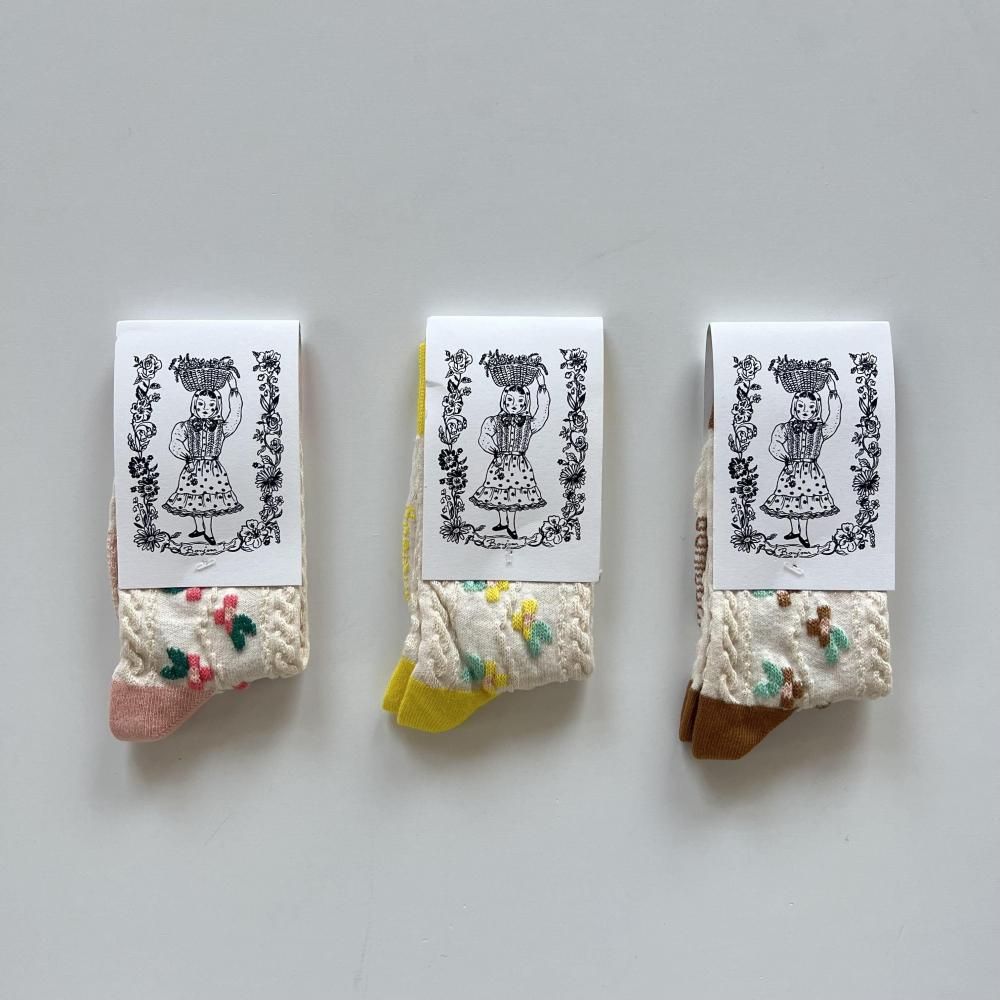 <img class='new_mark_img1' src='https://img.shop-pro.jp/img/new/icons14.gif' style='border:none;display:inline;margin:0px;padding:0px;width:auto;' />farandole flower socks