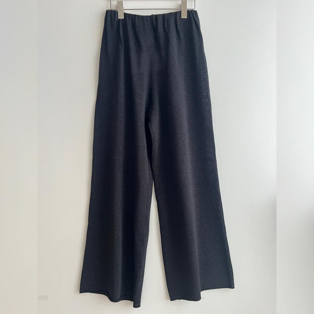 <img class='new_mark_img1' src='https://img.shop-pro.jp/img/new/icons14.gif' style='border:none;display:inline;margin:0px;padding:0px;width:auto;' />paper knit pants - black