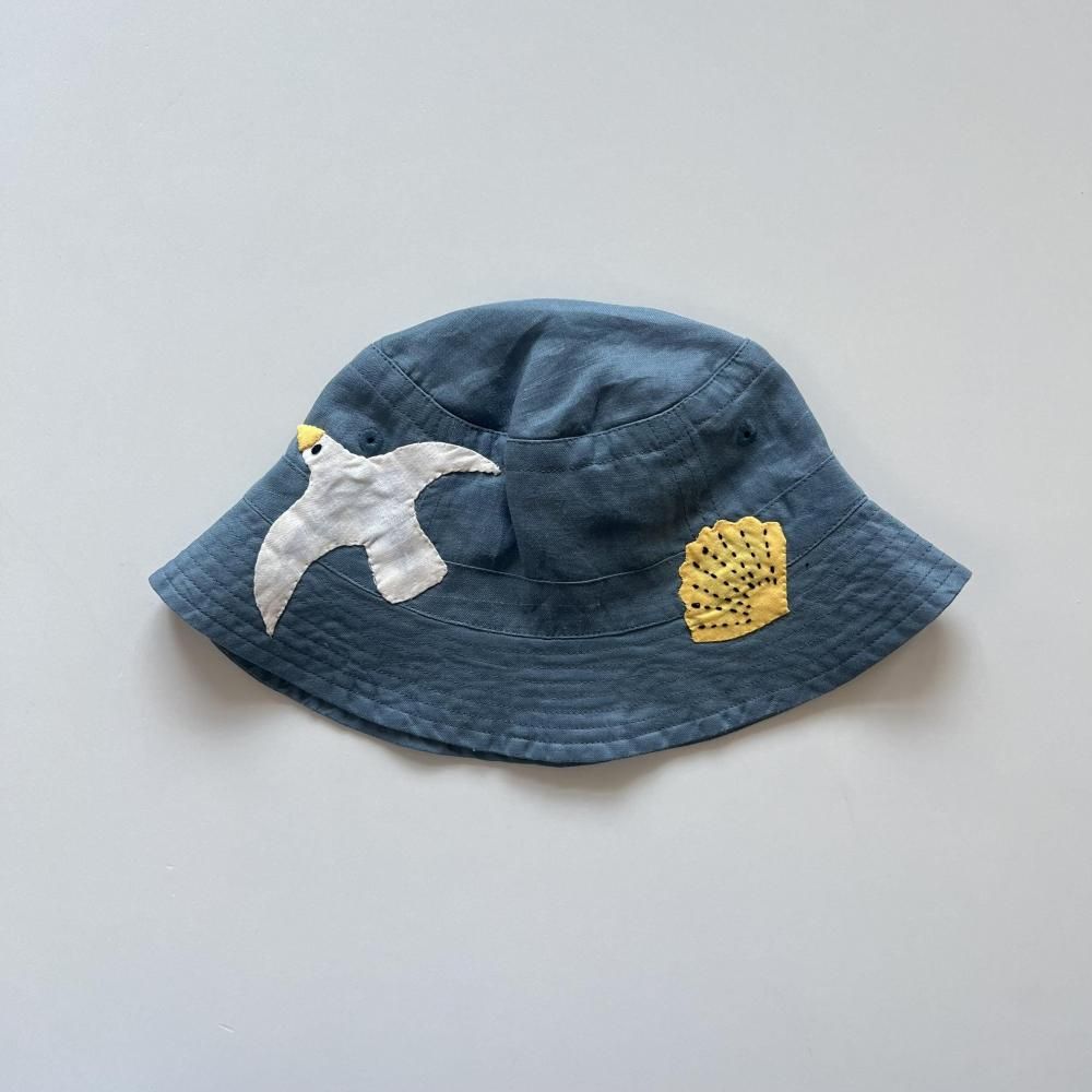 <img class='new_mark_img1' src='https://img.shop-pro.jp/img/new/icons14.gif' style='border:none;display:inline;margin:0px;padding:0px;width:auto;' />sea side bucket hat - blueslate