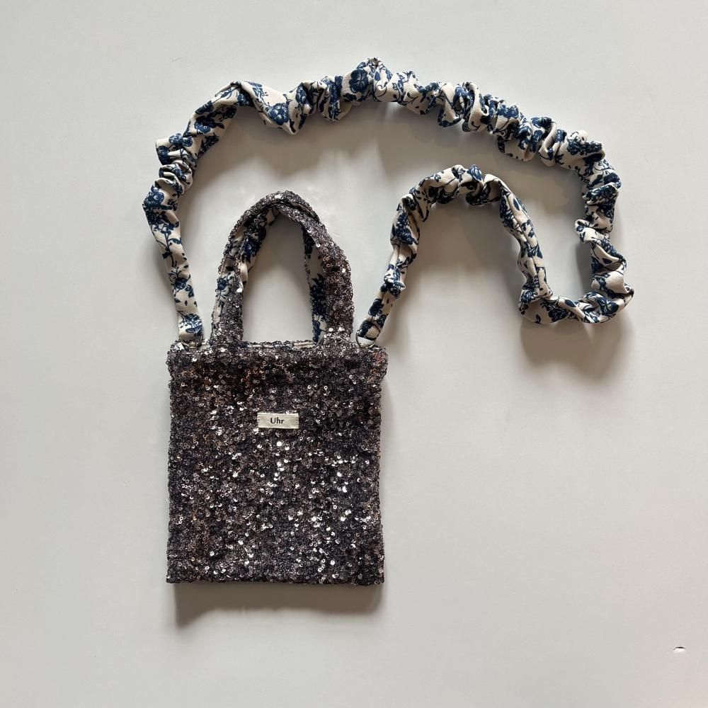 <img class='new_mark_img1' src='https://img.shop-pro.jp/img/new/icons14.gif' style='border:none;display:inline;margin:0px;padding:0px;width:auto;' />new spangle mini shoulder bag - silver