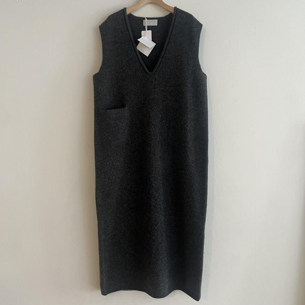 <img class='new_mark_img1' src='https://img.shop-pro.jp/img/new/icons14.gif' style='border:none;display:inline;margin:0px;padding:0px;width:auto;' />boiled wool v neck dress - charcoal