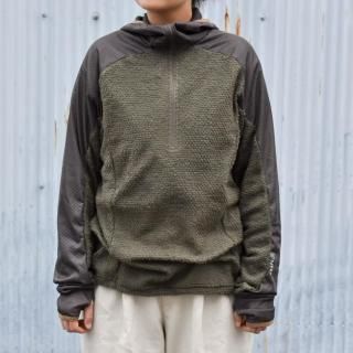 <img class='new_mark_img1' src='https://img.shop-pro.jp/img/new/icons6.gif' style='border:none;display:inline;margin:0px;padding:0px;width:auto;' />ULSUS[륵] / Rover (Alpha+Octa 1/2 Zip Hoodie)
