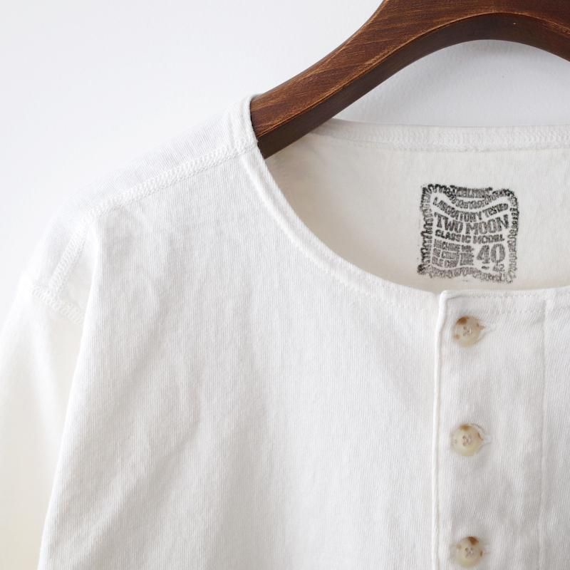Two Moon Half Sleeve Henley Neck Tee Old White