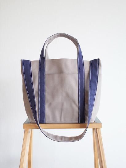 TEMBEA Club Tote Small - Gray / Dk Navy TEMBEA Club Tote Small - Gray / Dk Navy
