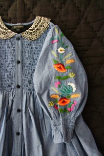  DRESS WITH EMBROIDERY COLLAR & SLEEVE　（Chambray） // 販売サイズ  2Y - 10Y（送料無料）