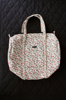  QUILTED TRAVEL BAG （Ivory flower print - Corduroy）（送料無料）