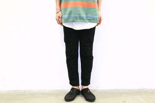 <img class='new_mark_img1' src='https://img.shop-pro.jp/img/new/icons47.gif' style='border:none;display:inline;margin:0px;padding:0px;width:auto;' />THEE /Slit pants(BLACK)