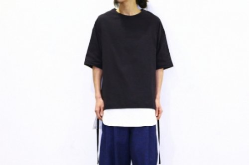 <img class='new_mark_img1' src='https://img.shop-pro.jp/img/new/icons47.gif' style='border:none;display:inline;margin:0px;padding:0px;width:auto;' />THEE / Slit shirts(NAVY)