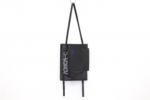 <img class='new_mark_img1' src='https://img.shop-pro.jp/img/new/icons47.gif' style='border:none;display:inline;margin:0px;padding:0px;width:auto;' />VOAAOV / lether shoulder bag(BLACK)