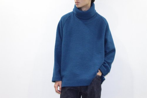 <img class='new_mark_img1' src='https://img.shop-pro.jp/img/new/icons47.gif' style='border:none;display:inline;margin:0px;padding:0px;width:auto;' />VOAAOV /HI-NECK BIG KNIT(BLUE)