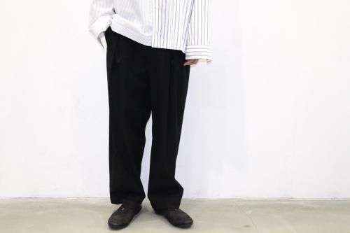 <img class='new_mark_img1' src='https://img.shop-pro.jp/img/new/icons47.gif' style='border:none;display:inline;margin:0px;padding:0px;width:auto;' />VOAAOV / TUCK WIDE CHINO(BLACK)