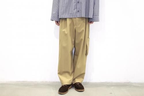 <img class='new_mark_img1' src='https://img.shop-pro.jp/img/new/icons47.gif' style='border:none;display:inline;margin:0px;padding:0px;width:auto;' />VOAAOV / TUCK WIDE CARGO(BEIGE)