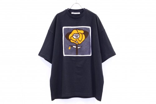 <img class='new_mark_img1' src='https://img.shop-pro.jp/img/new/icons47.gif' style='border:none;display:inline;margin:0px;padding:0px;width:auto;' />Children of the discordance /EMBROIDERY TEE(BLACK)