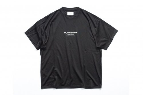 <img class='new_mark_img1' src='https://img.shop-pro.jp/img/new/icons47.gif' style='border:none;display:inline;margin:0px;padding:0px;width:auto;' />stein / PRINT TEE - DESIGN TEAM -(BLACK)