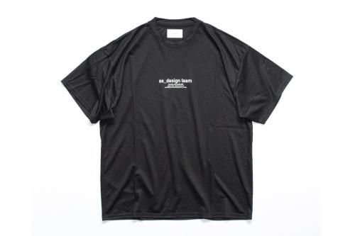 <img class='new_mark_img1' src='https://img.shop-pro.jp/img/new/icons47.gif' style='border:none;display:inline;margin:0px;padding:0px;width:auto;' />stein / PRINT TEE - DESIGN TEAM -(BLACK)