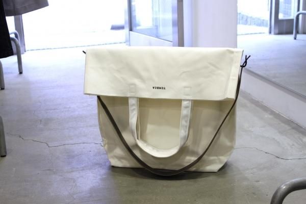 YOKE TEMBEA MESSENGER TOTE WHITE バッグ