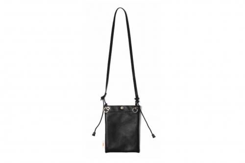 <img class='new_mark_img1' src='https://img.shop-pro.jp/img/new/icons47.gif' style='border:none;display:inline;margin:0px;padding:0px;width:auto;' />nunc / Leather Pouch(BLACK)