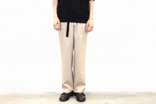 <img class='new_mark_img1' src='https://img.shop-pro.jp/img/new/icons47.gif' style='border:none;display:inline;margin:0px;padding:0px;width:auto;' />Blanc YM / S/W Royal Easy Pants(BEIGE)