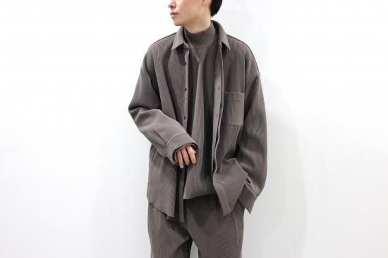 stein | シュタイン OVERSIZED GRADATION PLEATS SHIRT(D. GREIGE 