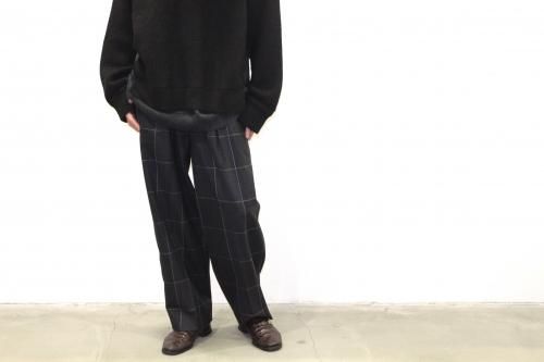 <img class='new_mark_img1' src='https://img.shop-pro.jp/img/new/icons47.gif' style='border:none;display:inline;margin:0px;padding:0px;width:auto;' />YOKE / 1TUCK WIDE TROUSERS(NAVY CHECK)