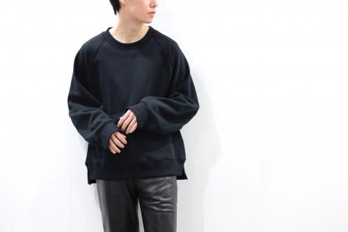 <img class='new_mark_img1' src='https://img.shop-pro.jp/img/new/icons47.gif' style='border:none;display:inline;margin:0px;padding:0px;width:auto;' />VOAAOV / OVERSIZED SWEAT(BLACK)