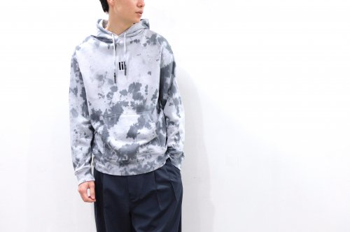 <img class='new_mark_img1' src='https://img.shop-pro.jp/img/new/icons2.gif' style='border:none;display:inline;margin:0px;padding:0px;width:auto;' />[ͽ] lil / HAND DYEING EMBROIDERY HOODIE(SUMI)